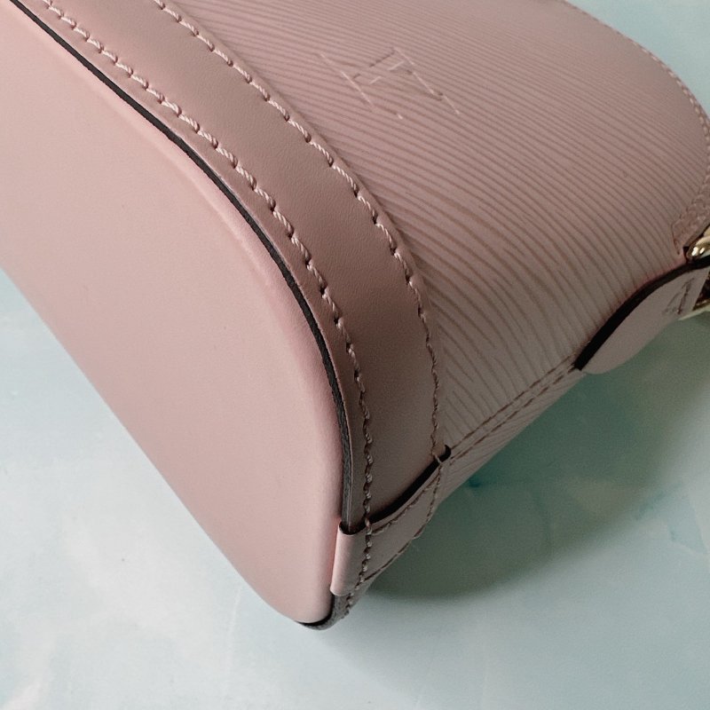 LV Alma mini貝殼包-9