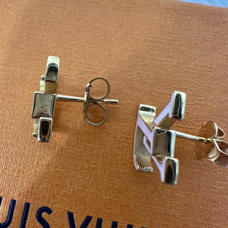 LV M01136 粉金琺瑯LOGO耳環-4