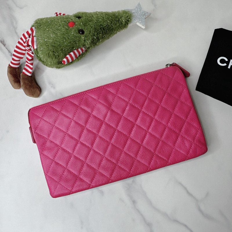 CHANEL 玫粉牛皮手拿包-1