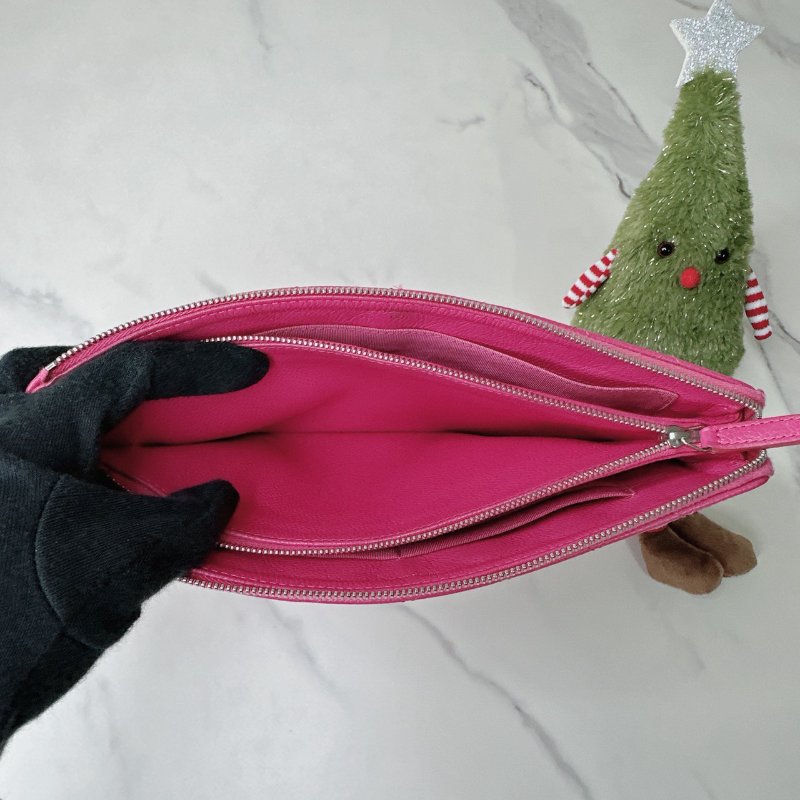 CHANEL 玫粉牛皮手拿包-6