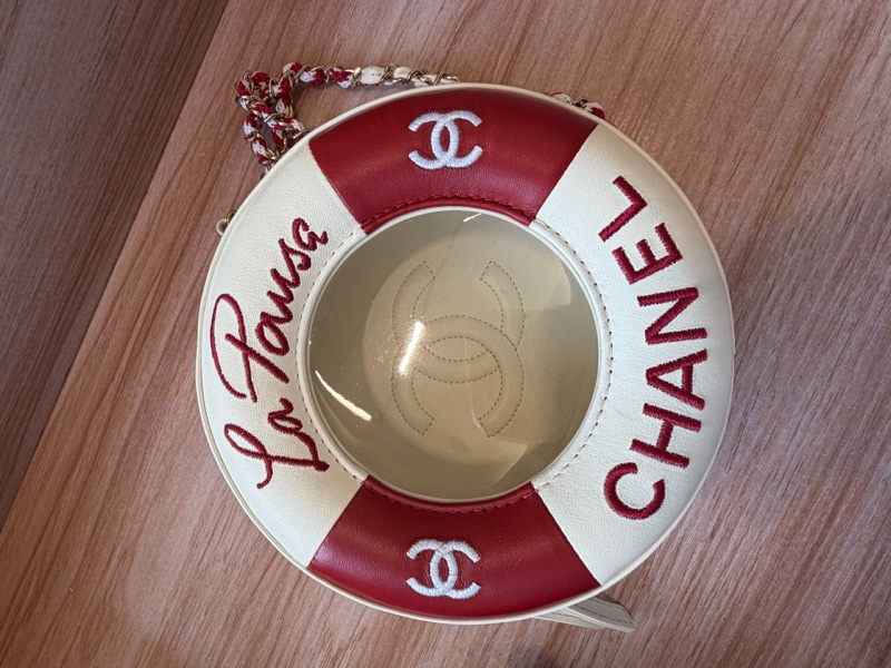 CHANEL 19C 走秀限量款游泳圈 奶白色拼紅色金鍊小羊皮 27開 約19x19-2
