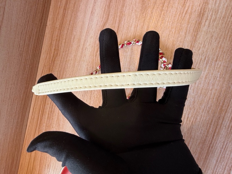CHANEL 19C 走秀限量款游泳圈 奶白色拼紅色金鍊小羊皮 27開 約19x19-8