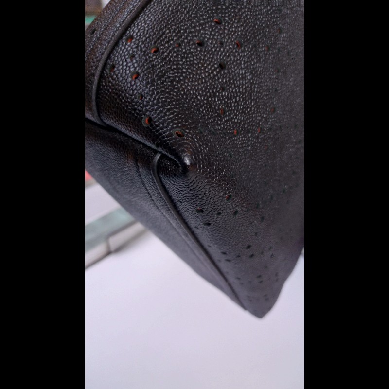 Chanel 銀鍊橘裏黑皮洞洞菱格托特包-10