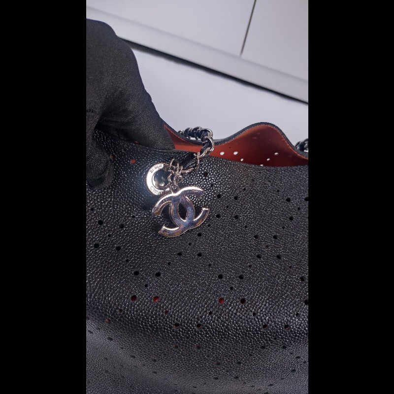 Chanel 銀鍊橘裏黑皮洞洞菱格托特包-20