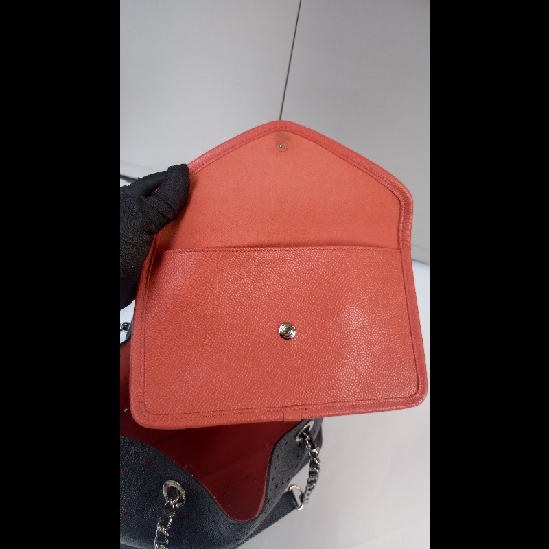 Chanel 銀鍊橘裏黑皮洞洞菱格托特包-28