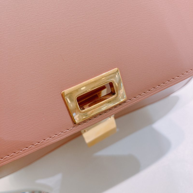 TW4762 Celine 塞琳 中號 豆腐包 Classic Medium Box Bag Pink x GHW-17