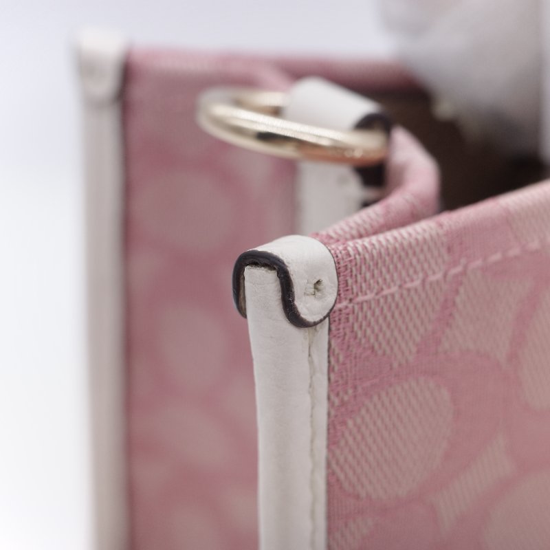 Coach 蔻馳 Dempsey 22 tote 經典緹花織布 鵝卵石顆粒 牛皮 圓型皮標 托特包-9