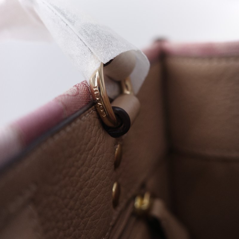 Coach 蔻馳 Dempsey 22 tote 經典緹花織布 鵝卵石顆粒 牛皮 圓型皮標 托特包-20