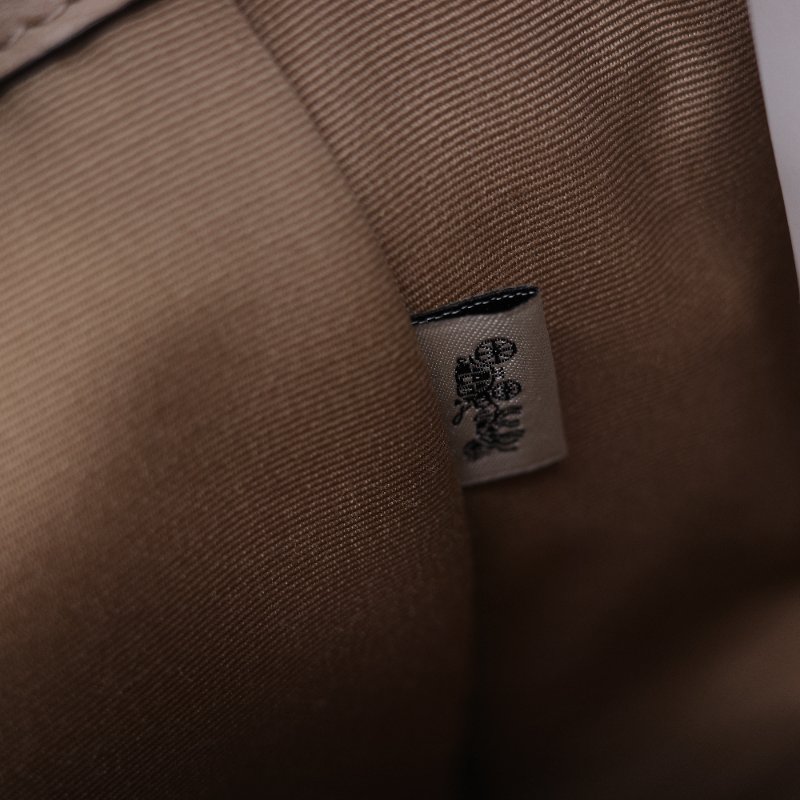 Coach 蔻馳 Dempsey 22 tote 經典緹花織布 鵝卵石顆粒 牛皮 圓型皮標 托特包-26