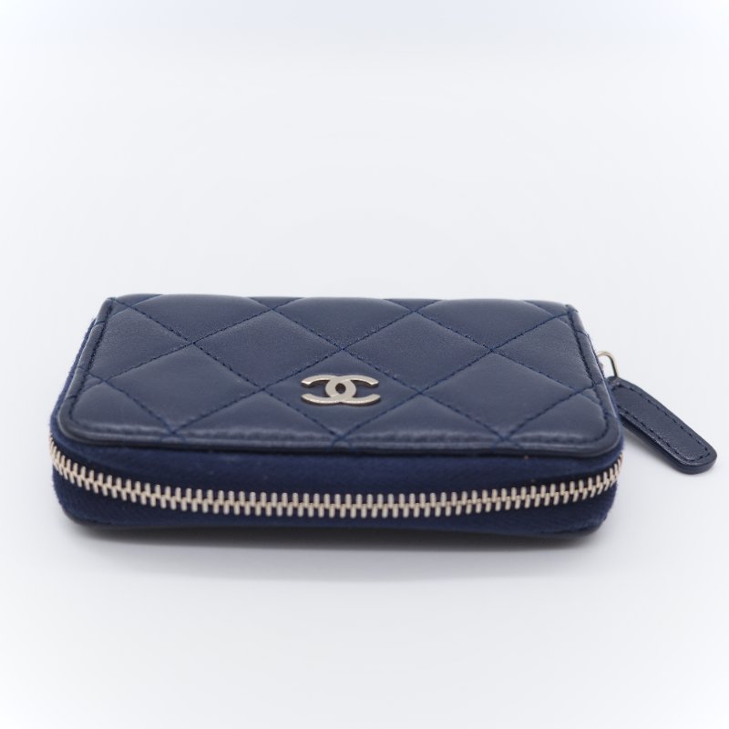 Chanel 香奈兒 經典菱格紋 海軍藍色 小羊皮拉鍊式卡夾 零錢包-4