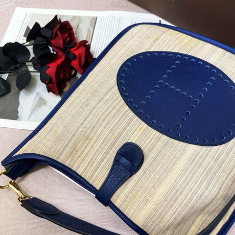 Hermès Evelyne草編手袋