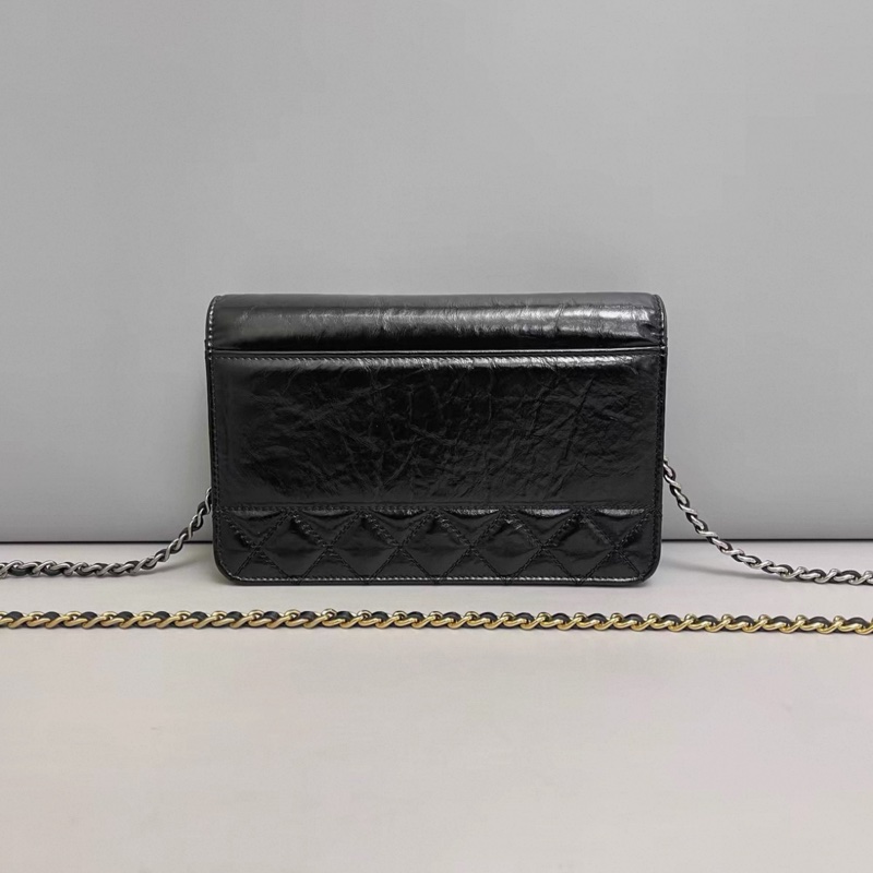 Chanel香奈兒 黑金大logo油蠟牛皮woc-1