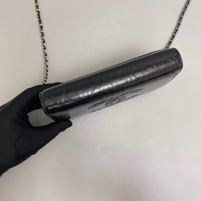 Chanel香奈兒 黑金大logo油蠟牛皮woc-4