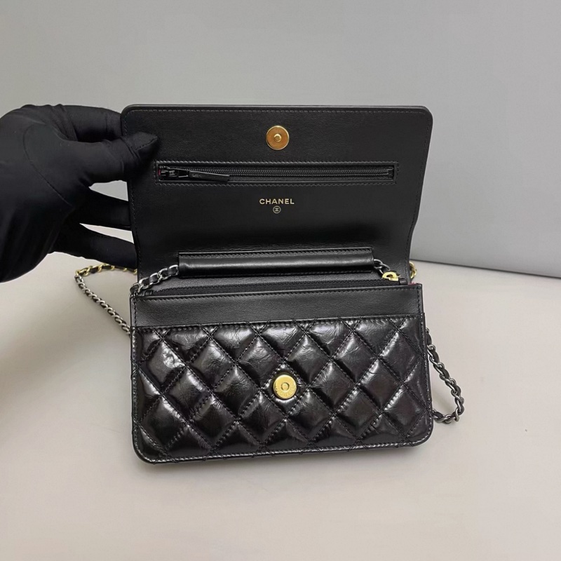 Chanel香奈兒 黑金大logo油蠟牛皮woc-5