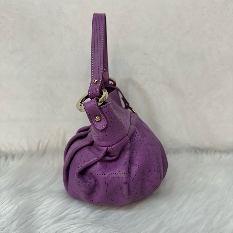 fendi 紫皮老花洞洞抓皺包-3