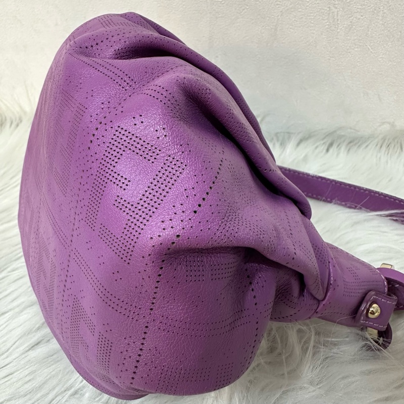 fendi 紫皮老花洞洞抓皺包-8