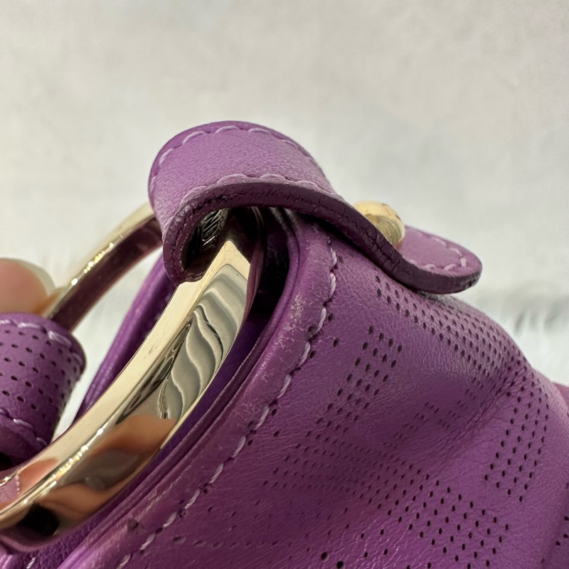 fendi 紫皮老花洞洞抓皺包-10