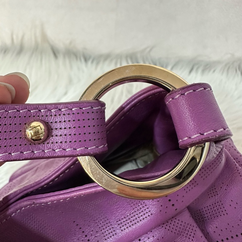 fendi 紫皮老花洞洞抓皺包-11