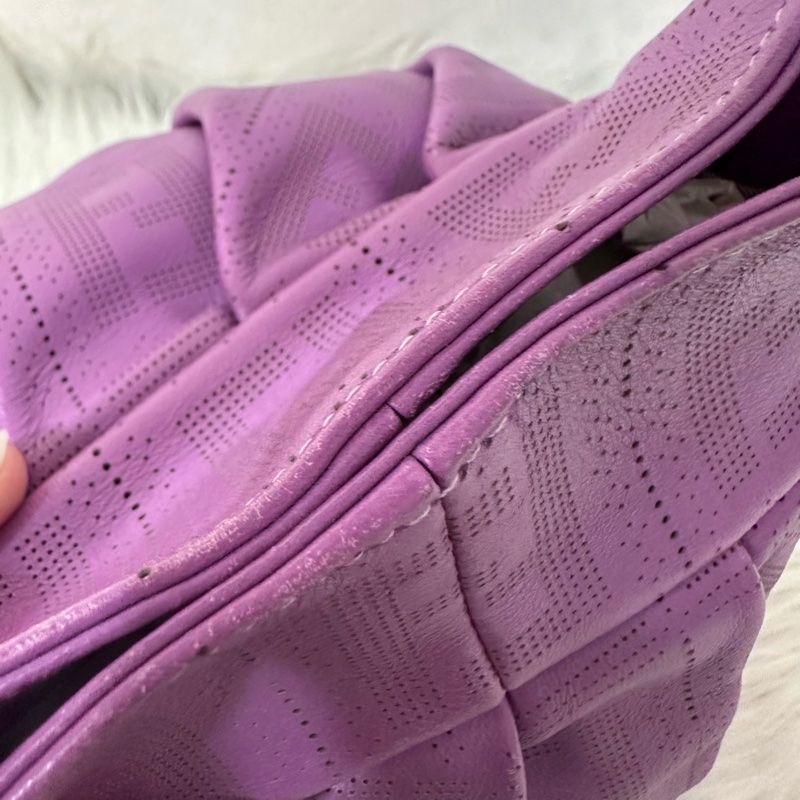 fendi 紫皮老花洞洞抓皺包-17