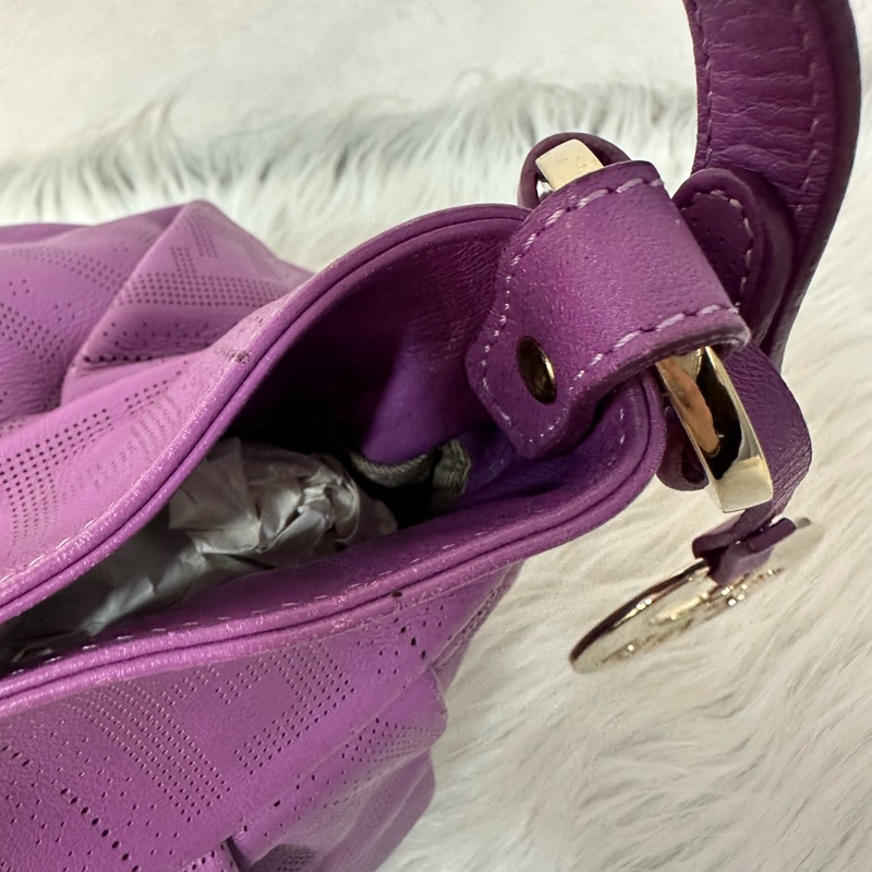 fendi 紫皮老花洞洞抓皺包-19