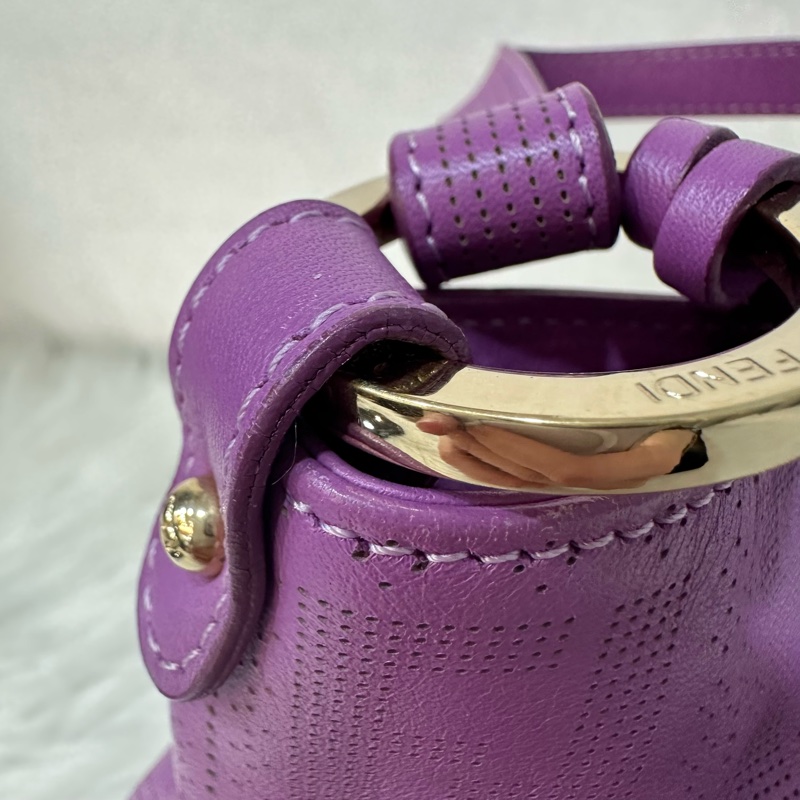 fendi 紫皮老花洞洞抓皺包-23