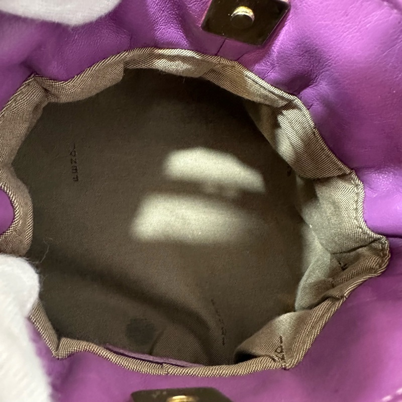 fendi 紫皮老花洞洞抓皺包-39
