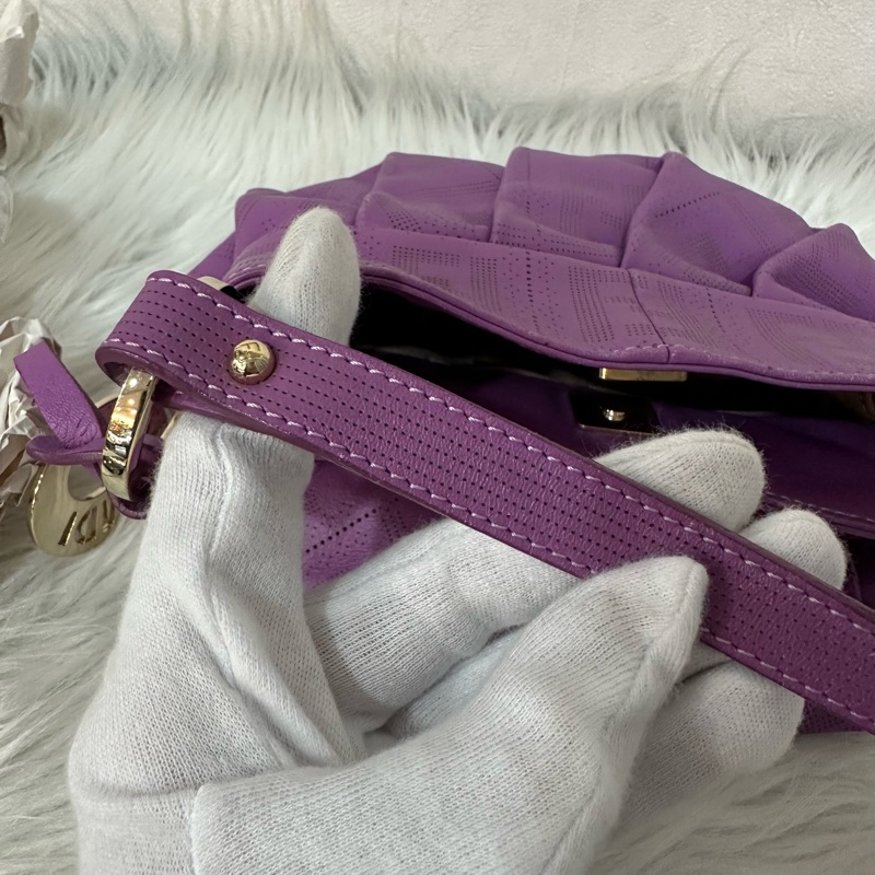 fendi 紫皮老花洞洞抓皺包-44