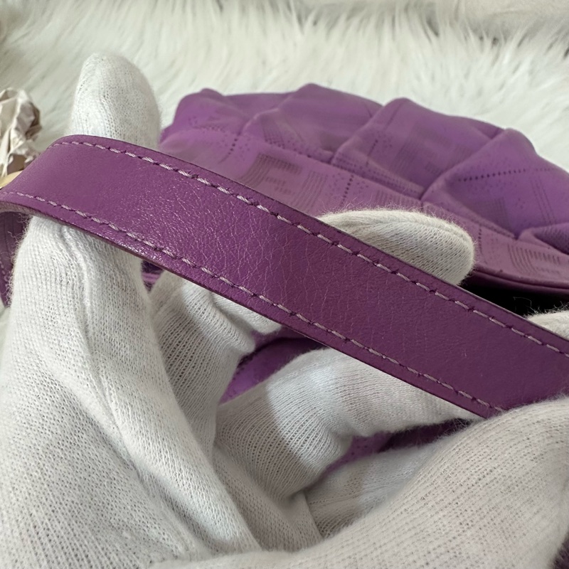 fendi 紫皮老花洞洞抓皺包-47