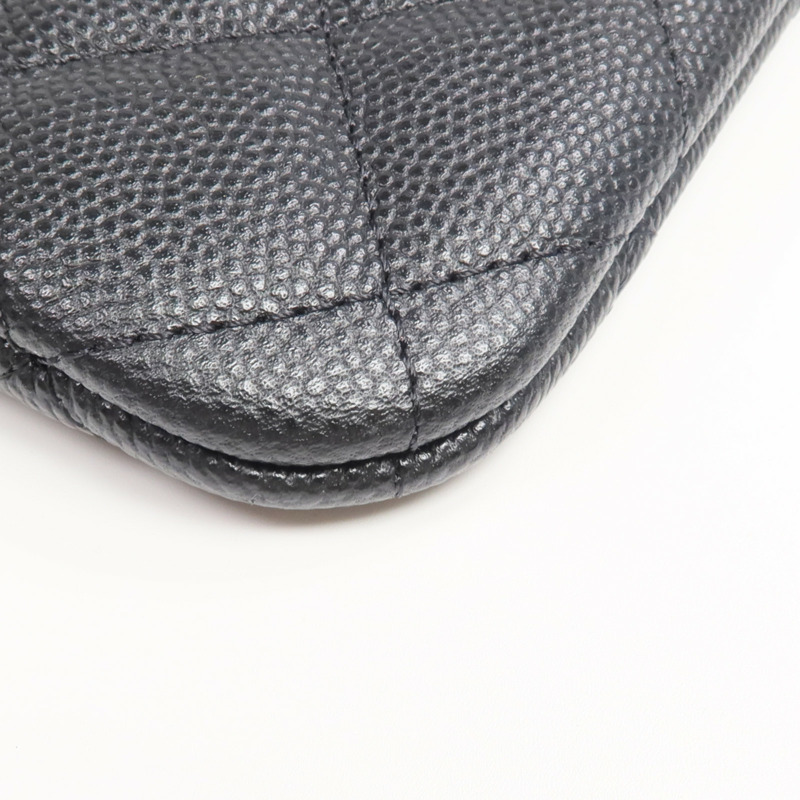 CHANEL 牛皮皮革Mini Pouch金扣手拿包-10