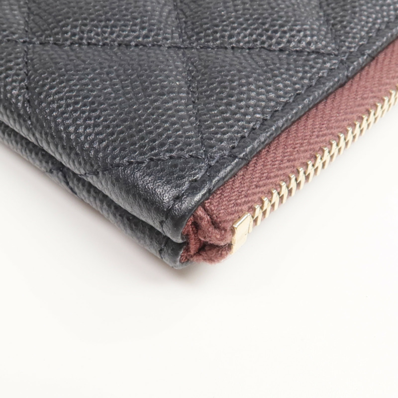 CHANEL 牛皮皮革Mini Pouch金扣手拿包-12