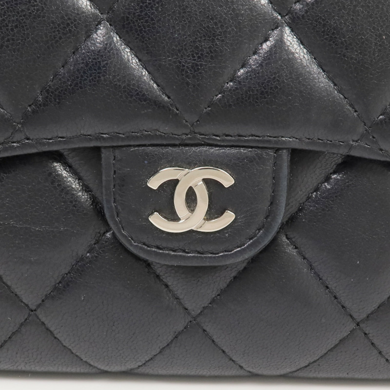 CHANEL 羊皮皮革Fold Wallet銀扣錢包-10
