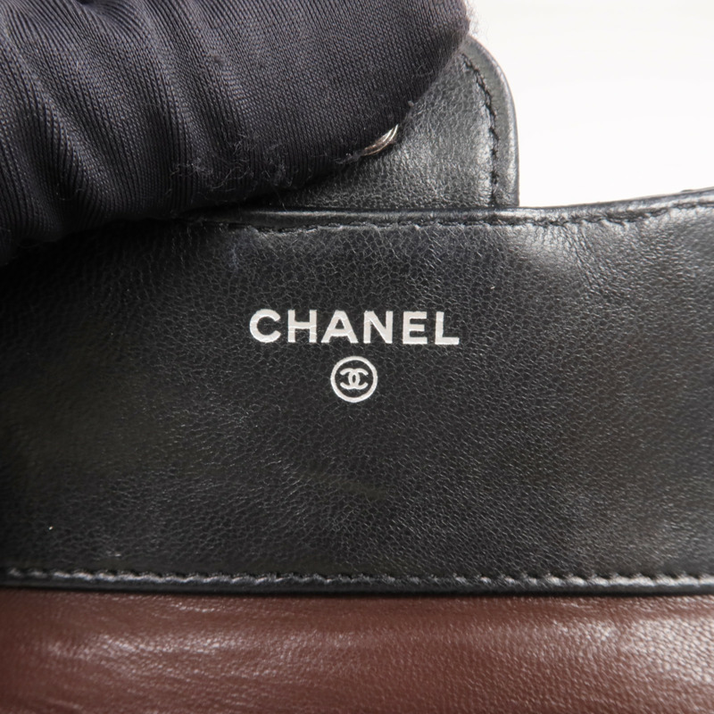 CHANEL 羊皮皮革Fold Wallet銀扣錢包-12