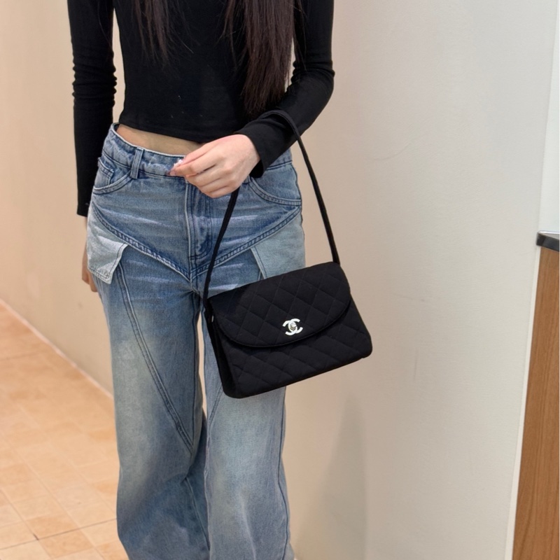 Chanel 97A 稀有 黑銀中古布面kelly 4開 約23cm 配件：身份卡-0
