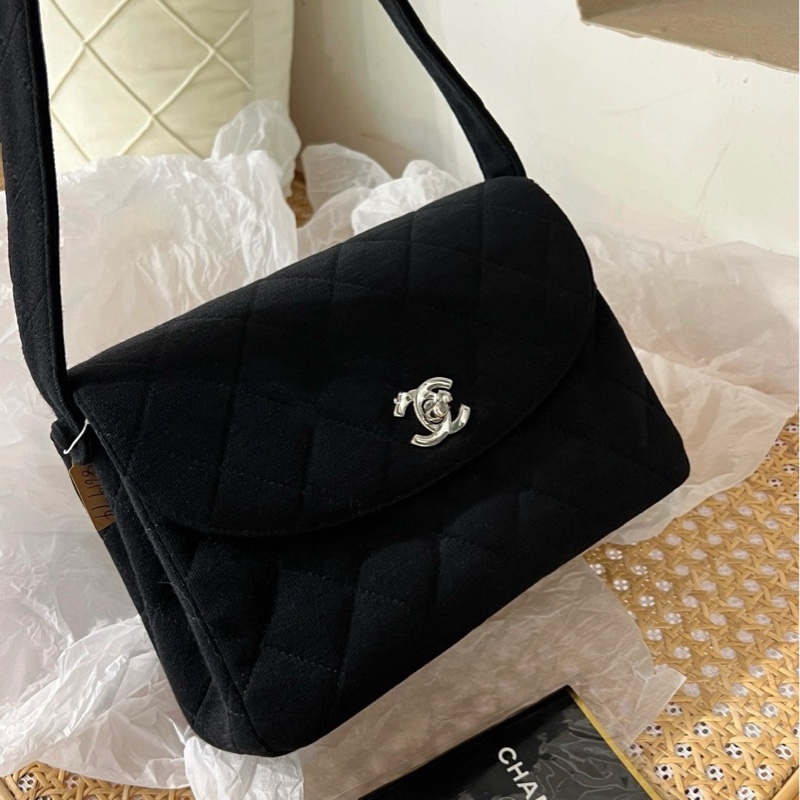 Chanel 97A 稀有 黑銀中古布面kelly 4開 約23cm 配件：身份卡-3