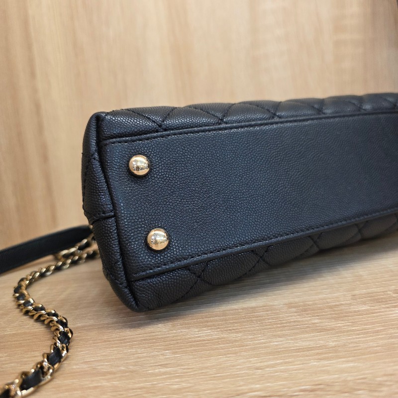 [夯貨經典款,現省3.5萬🥰] Chanel香奈兒 黑荔枝皮淡金釦CoCo Handle手提肩斜背包-8