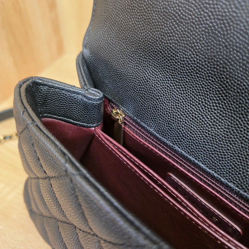 [夯貨經典款,現省3.5萬🥰] Chanel香奈兒 黑荔枝皮淡金釦CoCo Handle手提肩斜背包-18