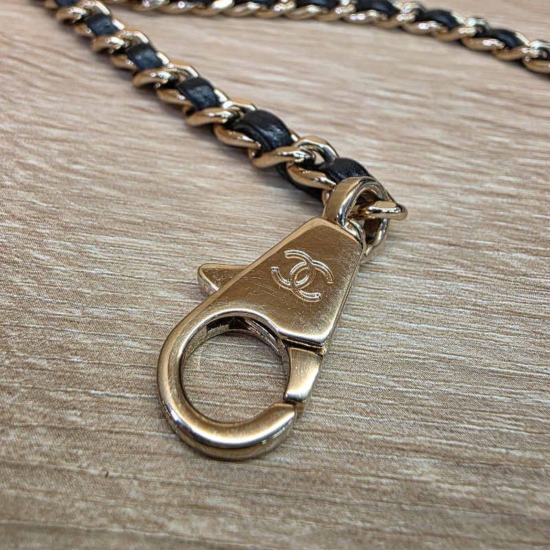 [夯貨經典款,現省3.5萬🥰] Chanel香奈兒 黑荔枝皮淡金釦CoCo Handle手提肩斜背包-24