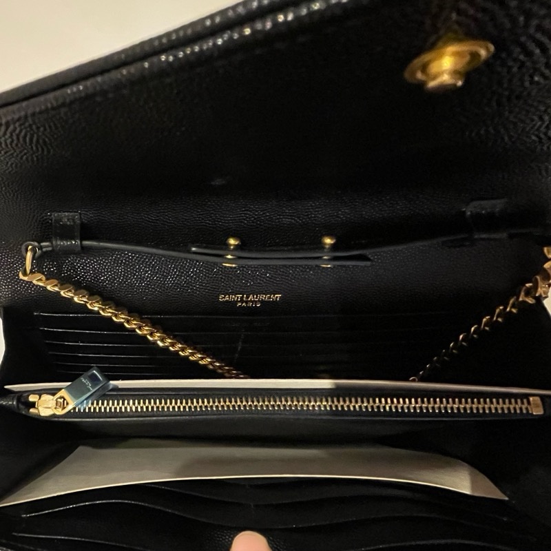 限時一週特價 YSL 22.5cm 九成新MONOGRAM V字縫線魚子醬牛皮金屬LOGO金鍊斜肩/手拿包 （黑）-BOW01-7