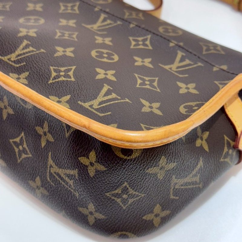 LV 斜背包/側背包/法棍包/馬鞍包  M42250 85成新-6