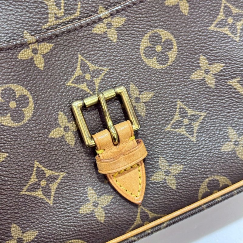 LV 斜背包/側背包/法棍包/馬鞍包  M42250 85成新-10