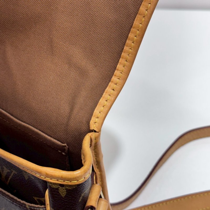 LV 斜背包/側背包/法棍包/馬鞍包  M42250 85成新-12