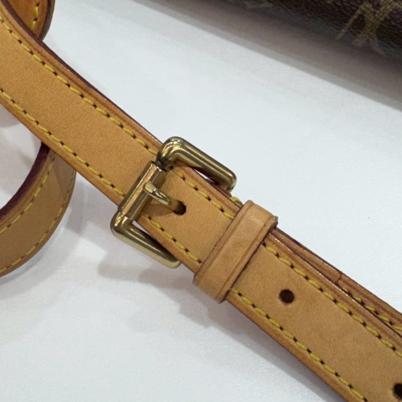 LV 斜背包/側背包/法棍包/馬鞍包  M42250 85成新-16