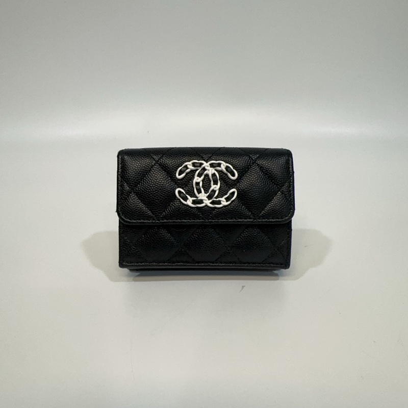 Chanel黑白熊貓logo荔枝牛皮mini三折短夾-1