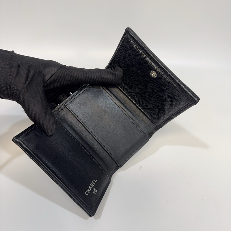 Chanel黑白熊貓logo荔枝牛皮mini三折短夾-7