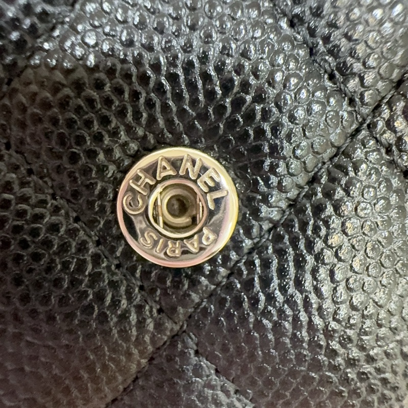 Chanel黑白熊貓logo荔枝牛皮mini三折短夾-10