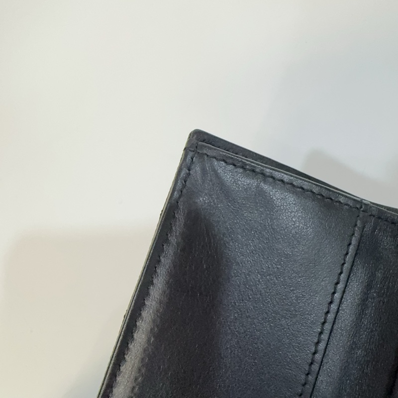 Chanel黑白熊貓logo荔枝牛皮mini三折短夾-15