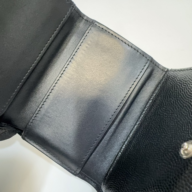 Chanel黑白熊貓logo荔枝牛皮mini三折短夾-16