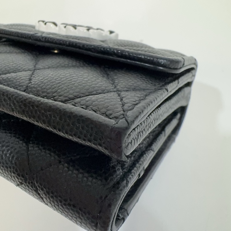 Chanel黑白熊貓logo荔枝牛皮mini三折短夾-17