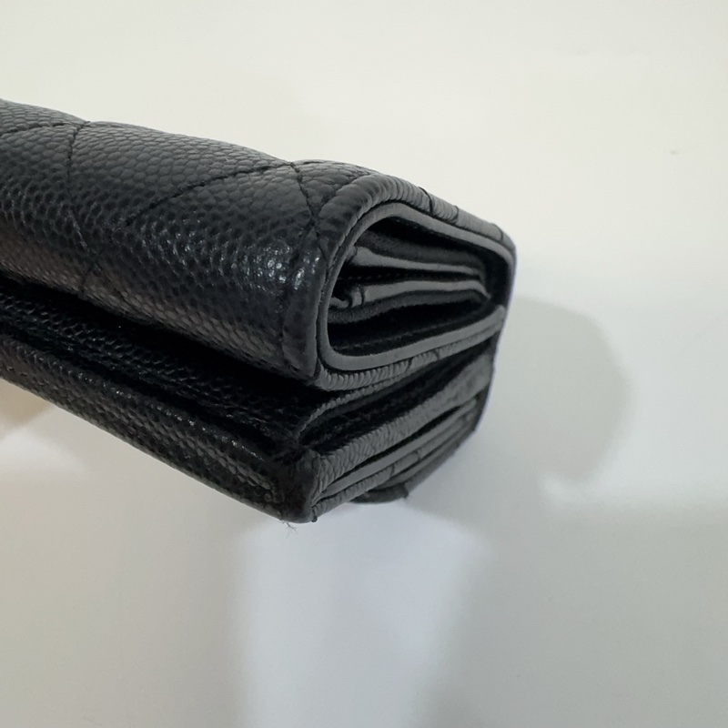 Chanel黑白熊貓logo荔枝牛皮mini三折短夾-19