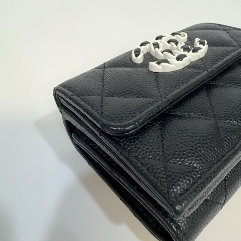 Chanel黑白熊貓logo荔枝牛皮mini三折短夾-21